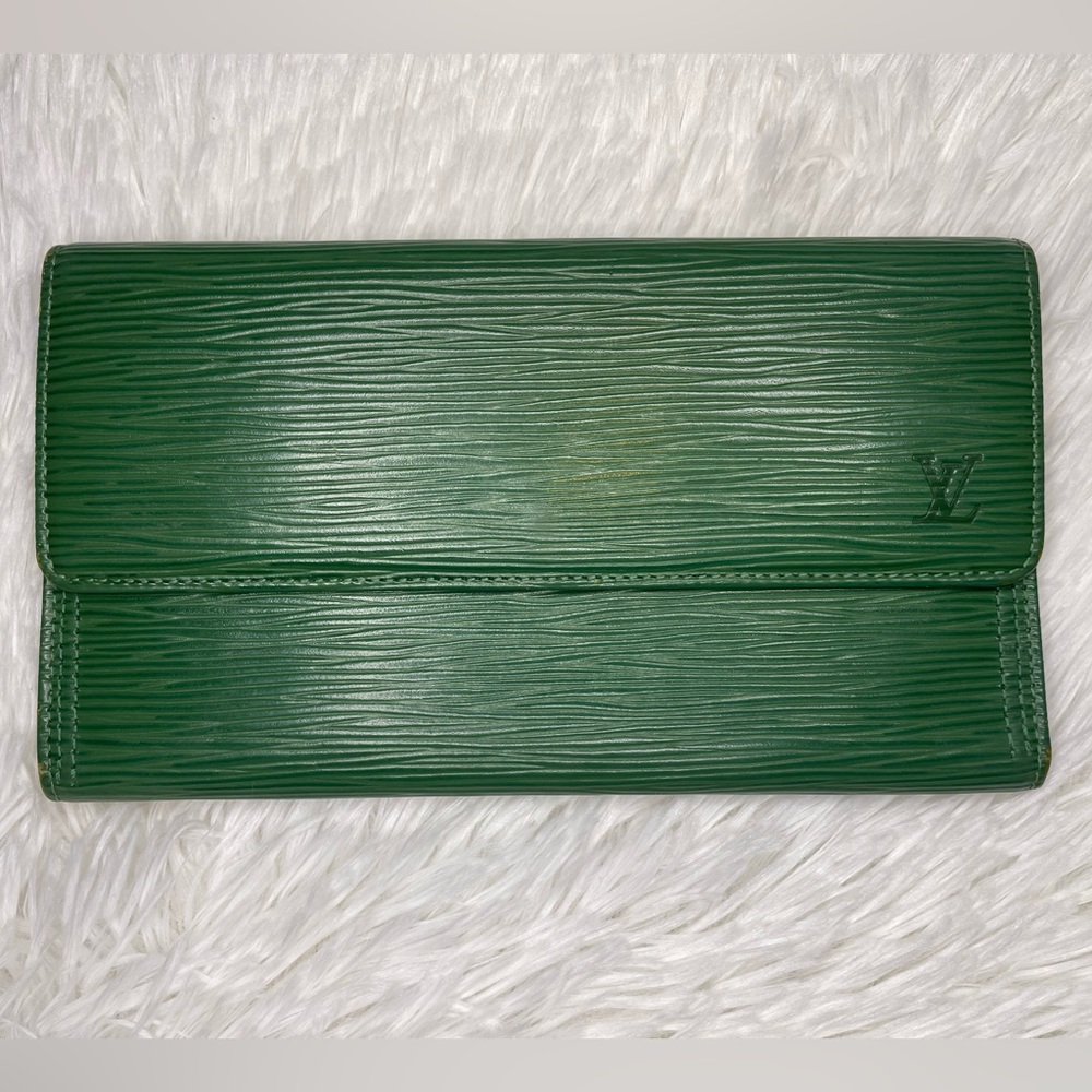 Authentic Louis Vuitton Green EPI Wallet